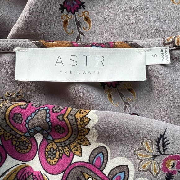 ASTR The Label Sz S Boho Floral Romper Jumpsuit With Pockets - Picture 3 of 15